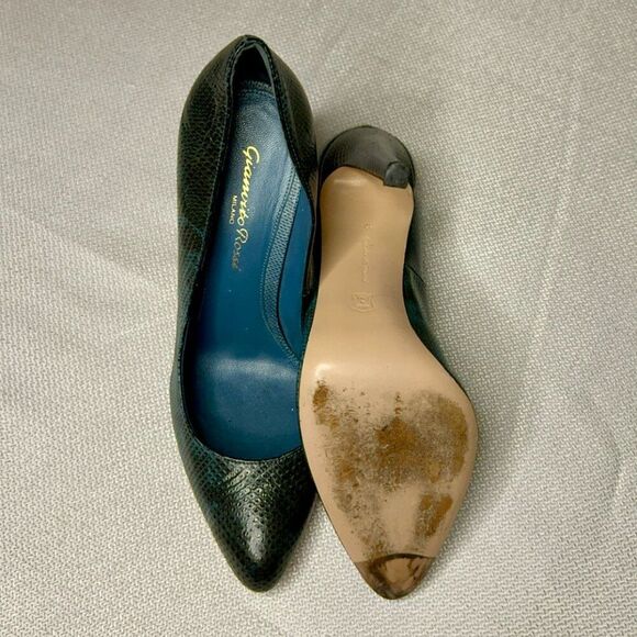 Gianvito Rossi Milano Snakeskin-Embossed Leather Pumps⎪Size 37 (US 6.5-7) - Picture 8 of 15